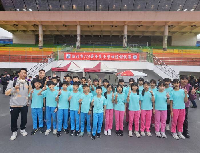 合影2(另開新視窗/jpg檔)圖片