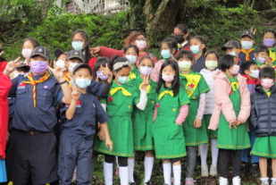 女童軍擁抱台灣體驗營