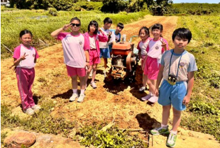 女童軍擁抱台灣體驗營